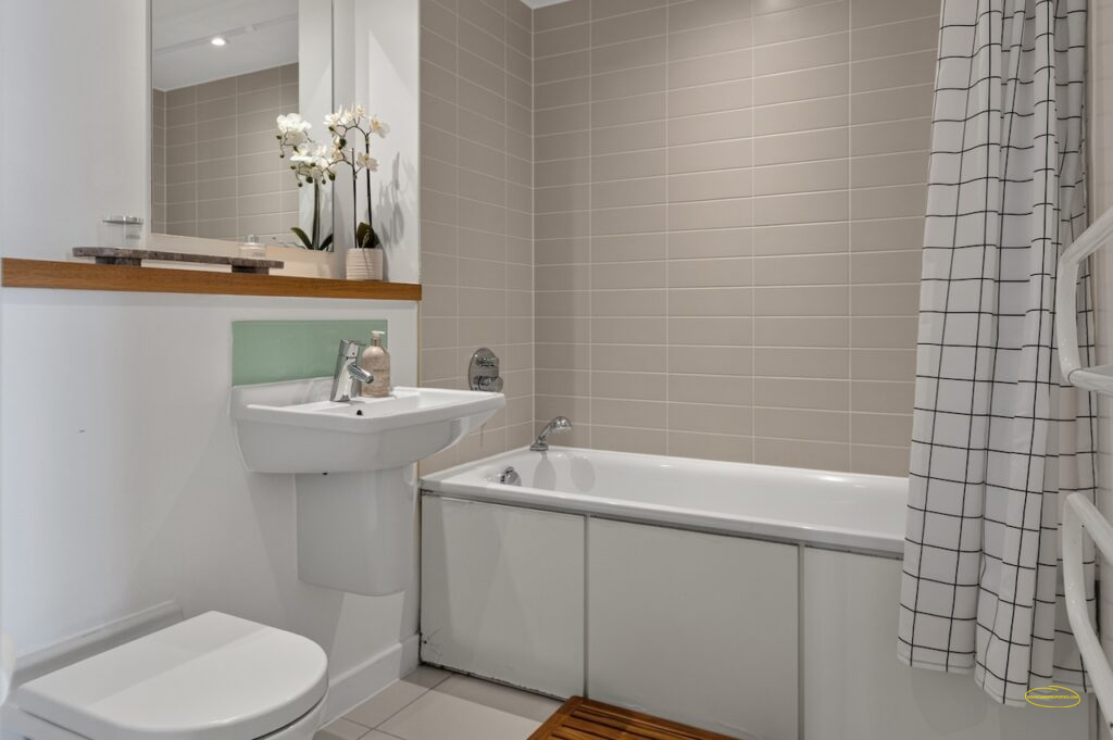 2-Bed Apartment Photography On Bow Road E15