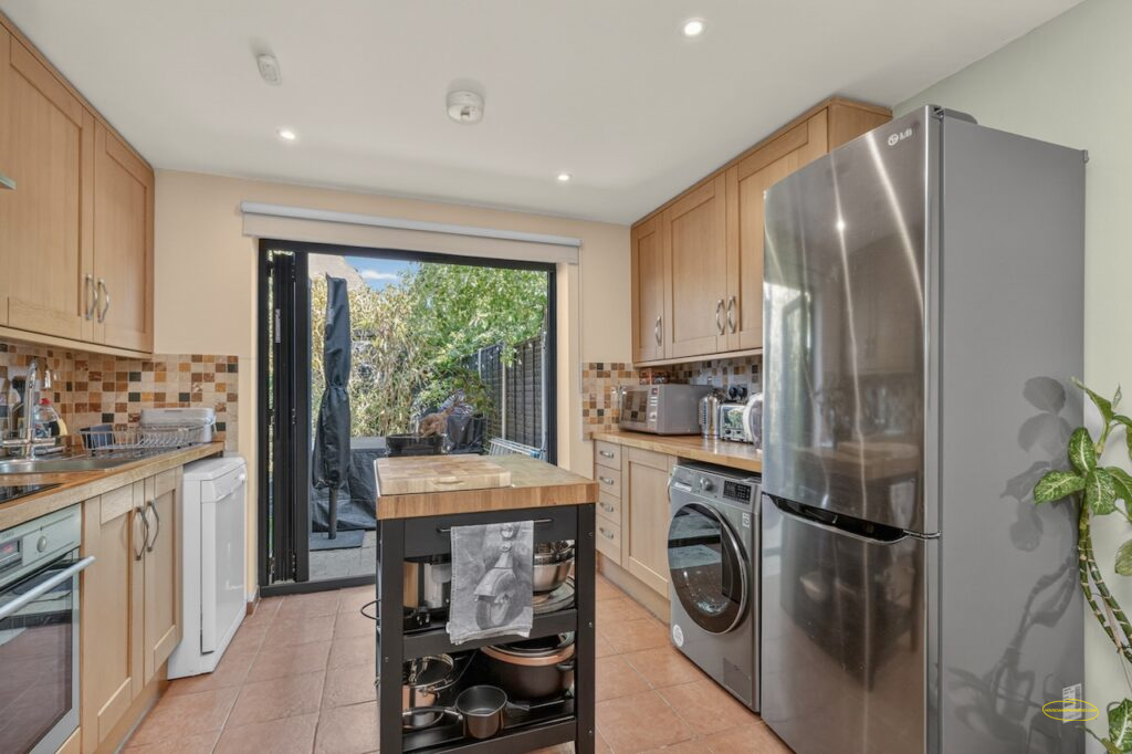 2-Bedrooms Photography & Floor Plan In East Acton W12