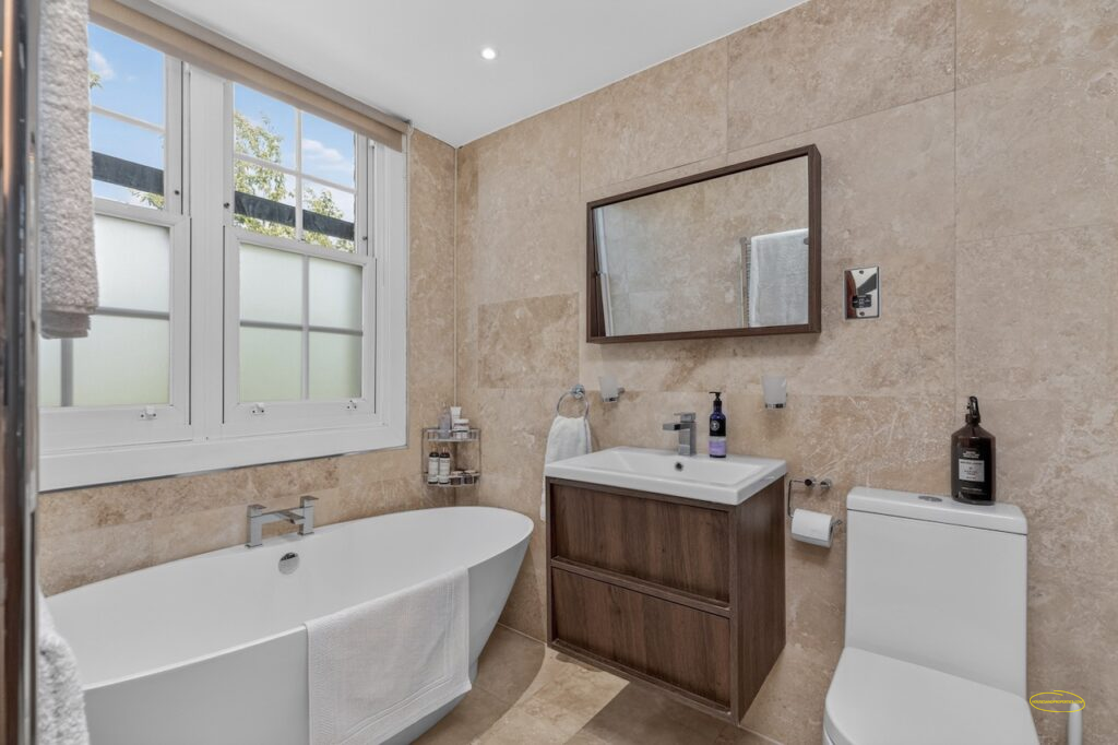 2-Bedrooms Photography & Floor Plan In East Acton W12