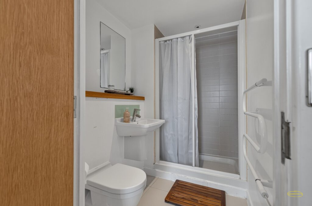 2-Bed Apartment Photography On Bow Road E15