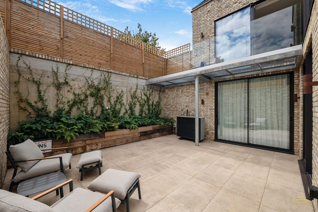 1-Bed Airbnb House Photography In Enfield, N21